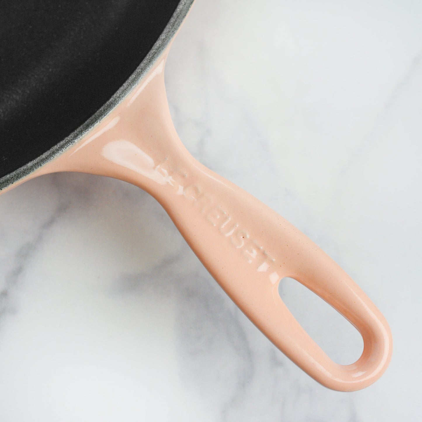 Le Creuset Signature Cast Iron 9" Peche Skillet