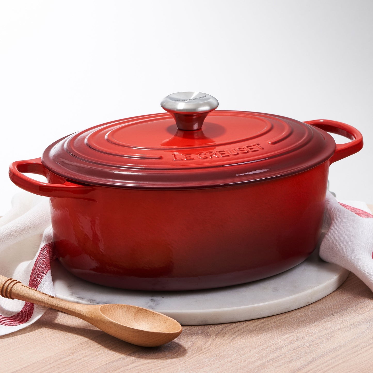 Le Creuset Signature Cast Iron 9.5-quart Cerise Oval Dutch Oven