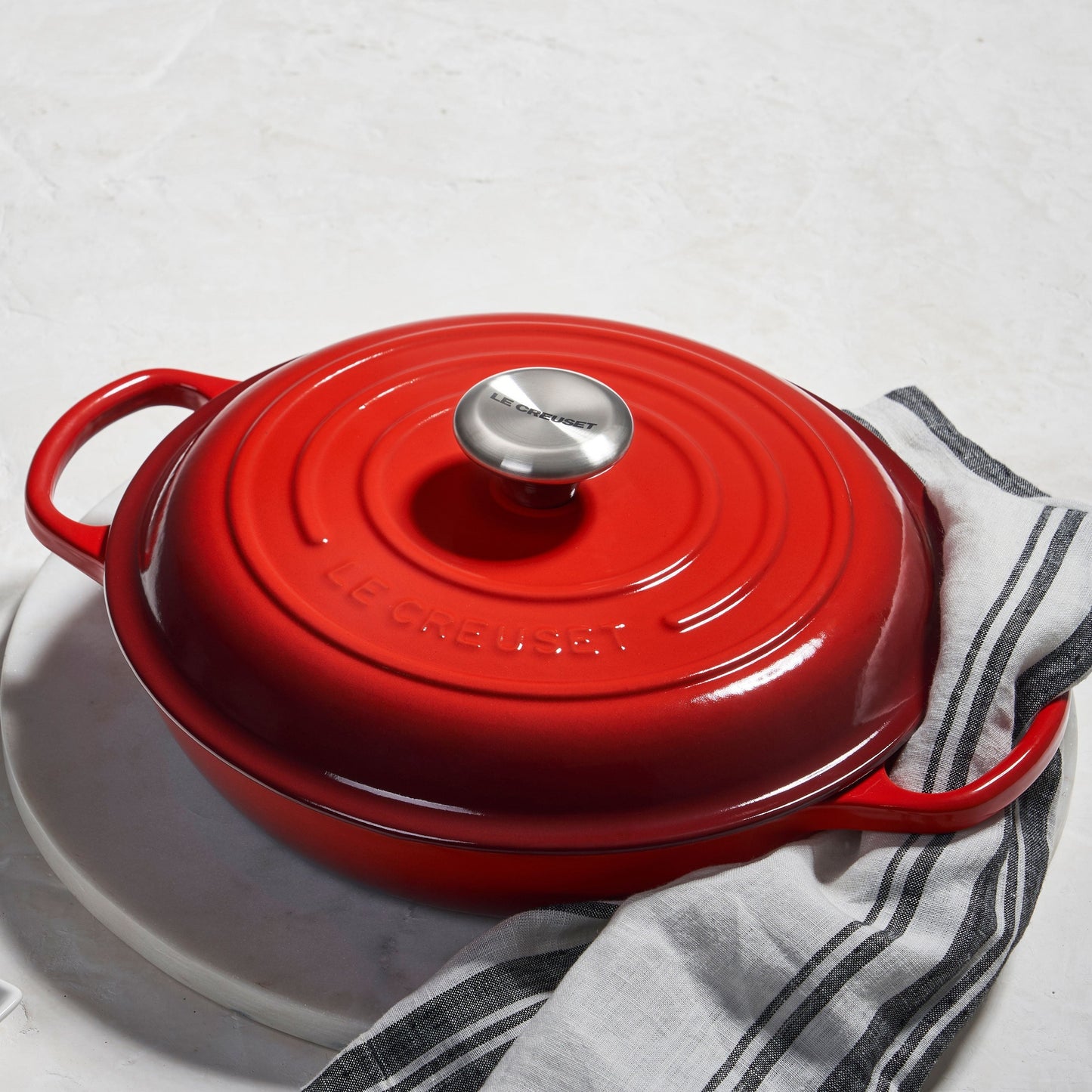 Le Creuset Signature Cast Iron 3.5-quart Cerise Braiser