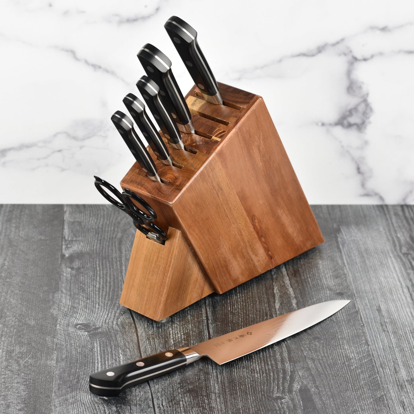 Tojiro Classic Damascus 7" Santoku Knife