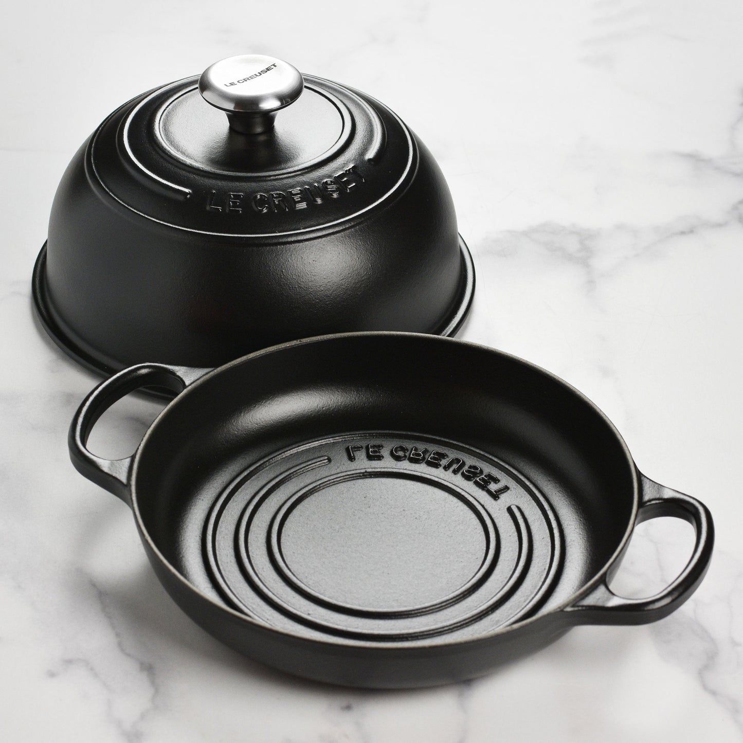 Le Creuset Signature Cast Iron 9.5" Licorice Bread Oven