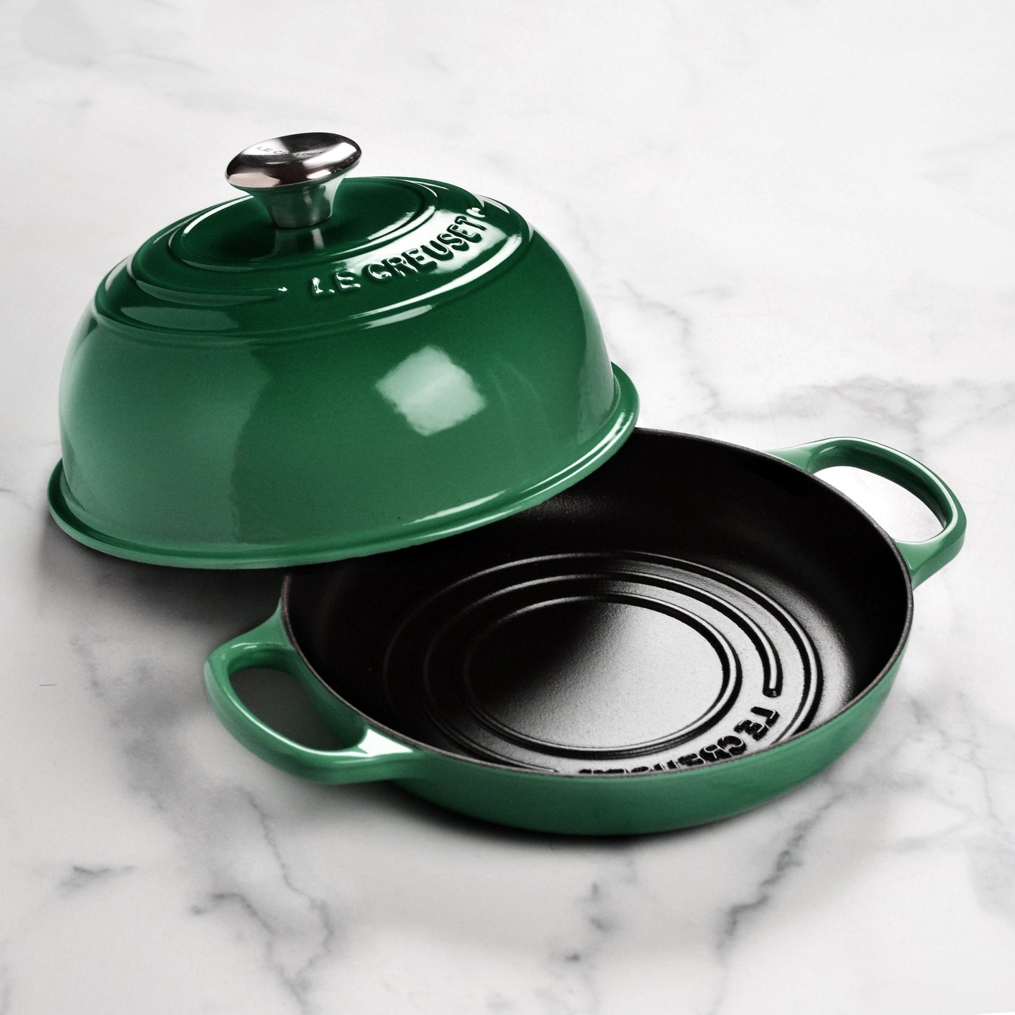 Le Creuset Signature Cast Iron 9.5" Artichaut Bread Oven