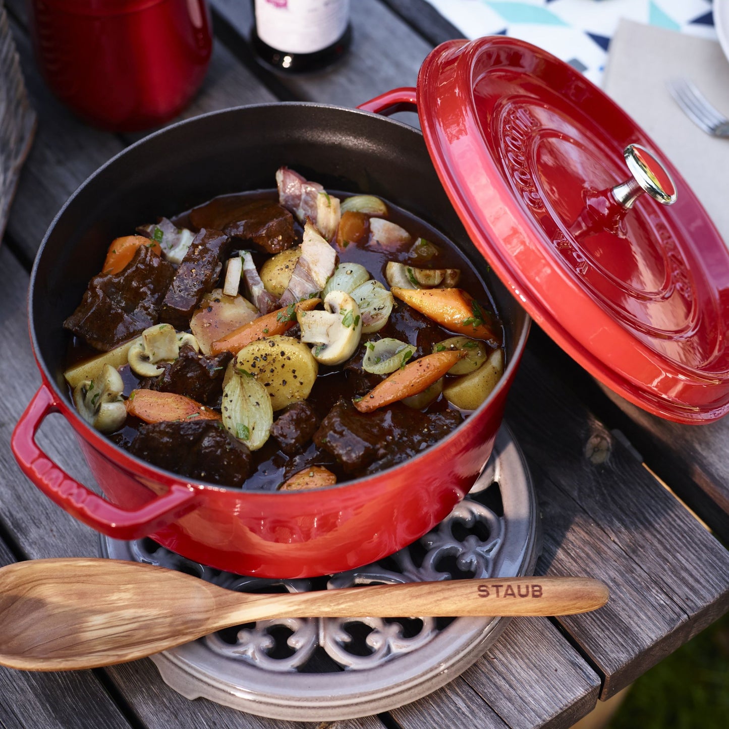 Staub 7-quart Cherry Red Round Dutch Oven