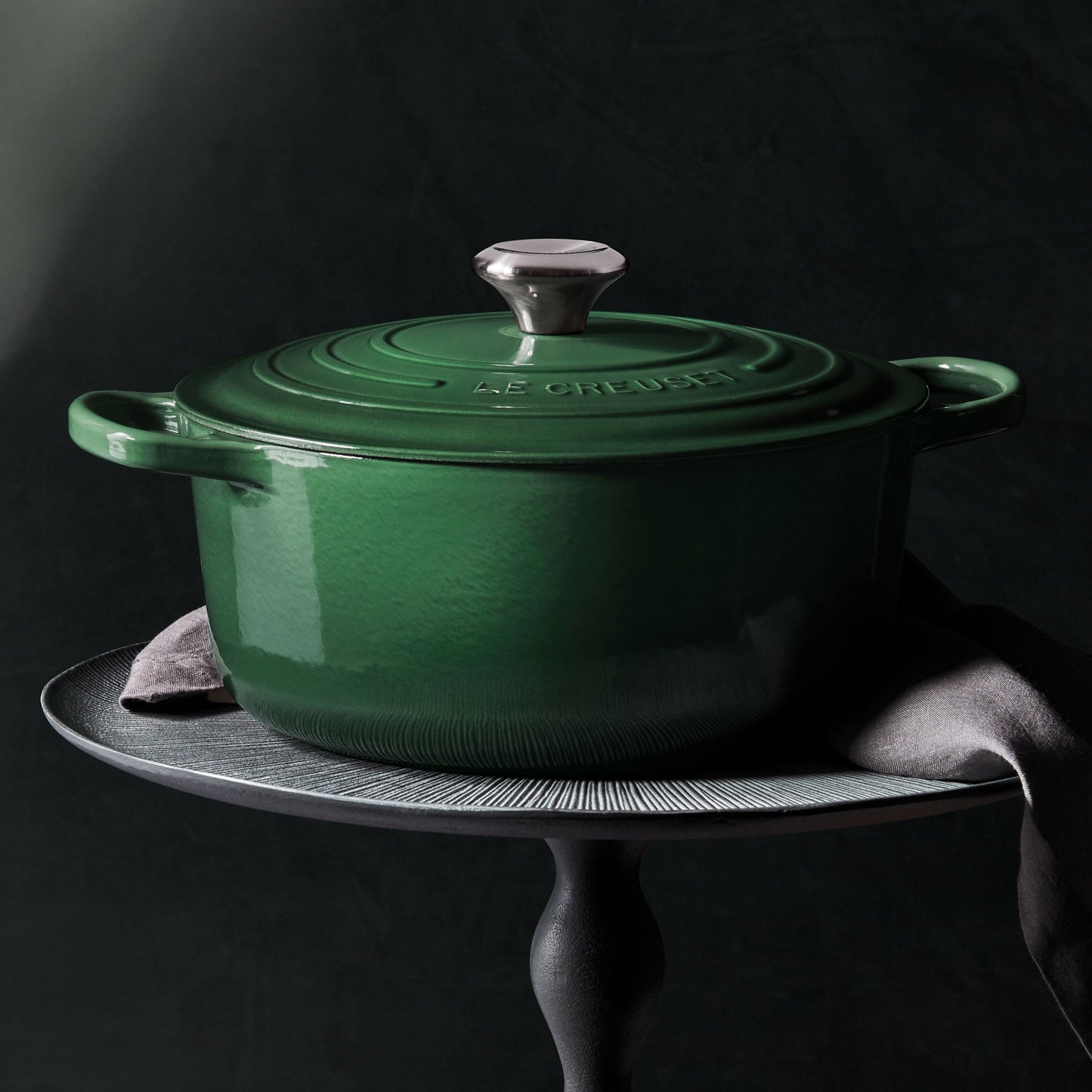 Le Creuset Signature Cast Iron 4.5-quart Artichaut Round Dutch Oven