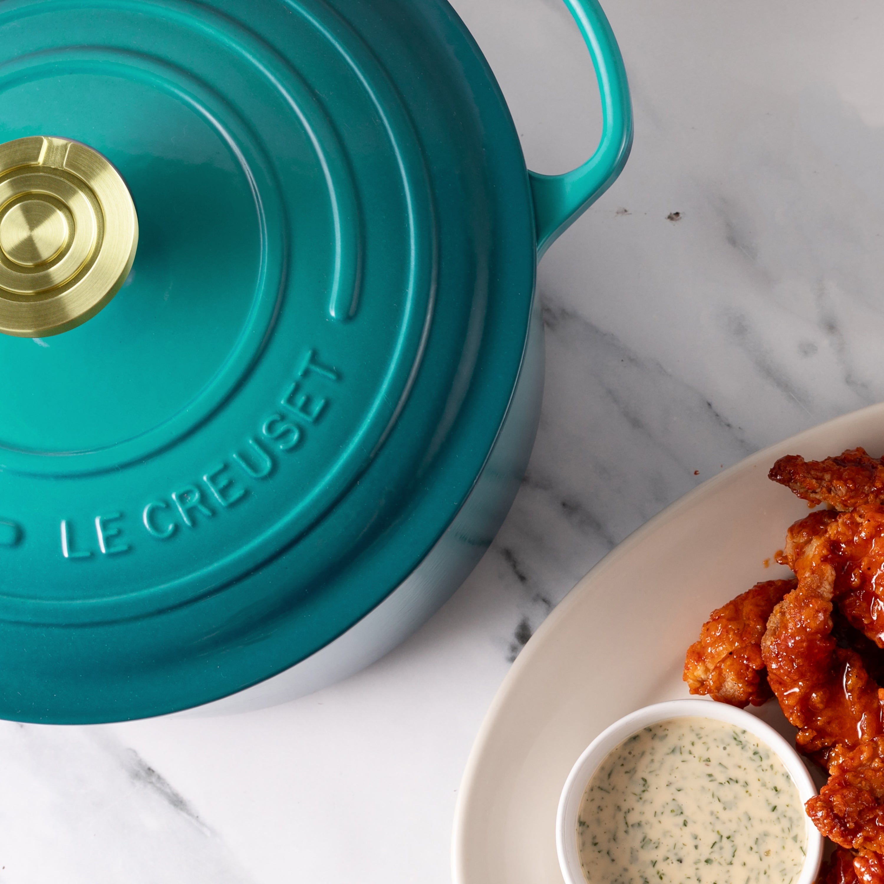 Le Creuset Signature Cast Iron 6.5-quart Bleu Riviera Round Deep Oven with Light Gold Crucible Knob