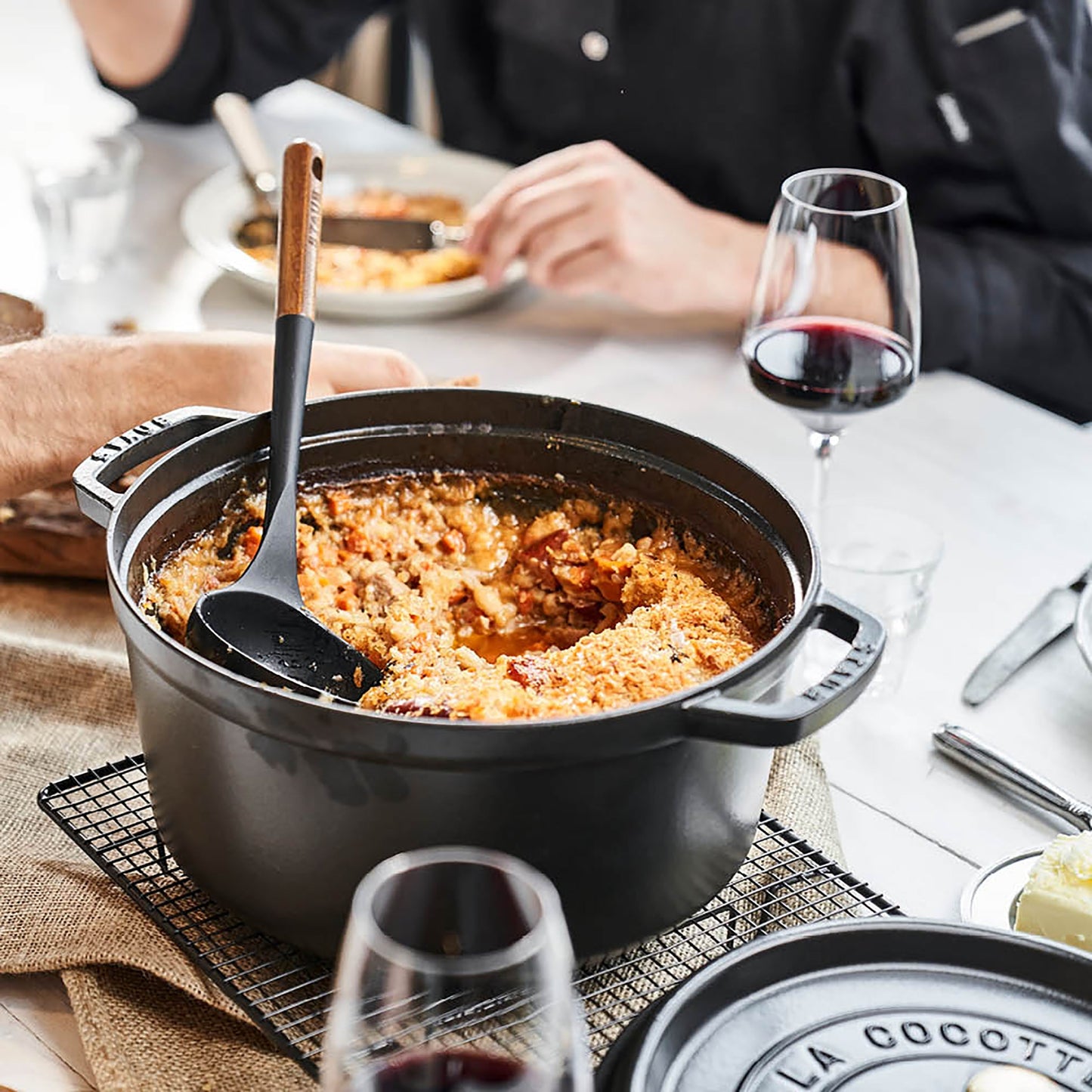 Staub 7-quart Matte Black Round Dutch Oven