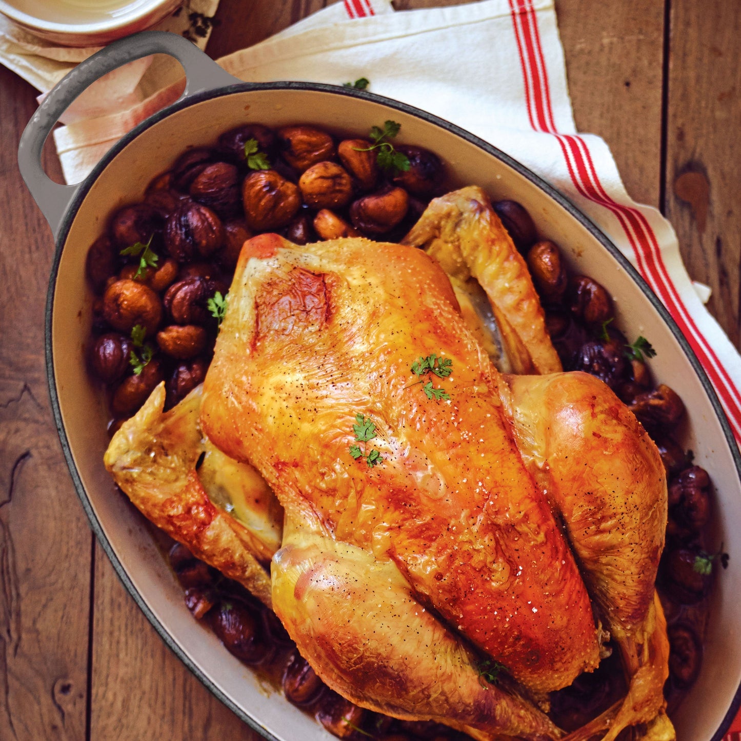 Le Creuset Signature Cast Iron 2.75-quart Oyster Oval Dutch Oven