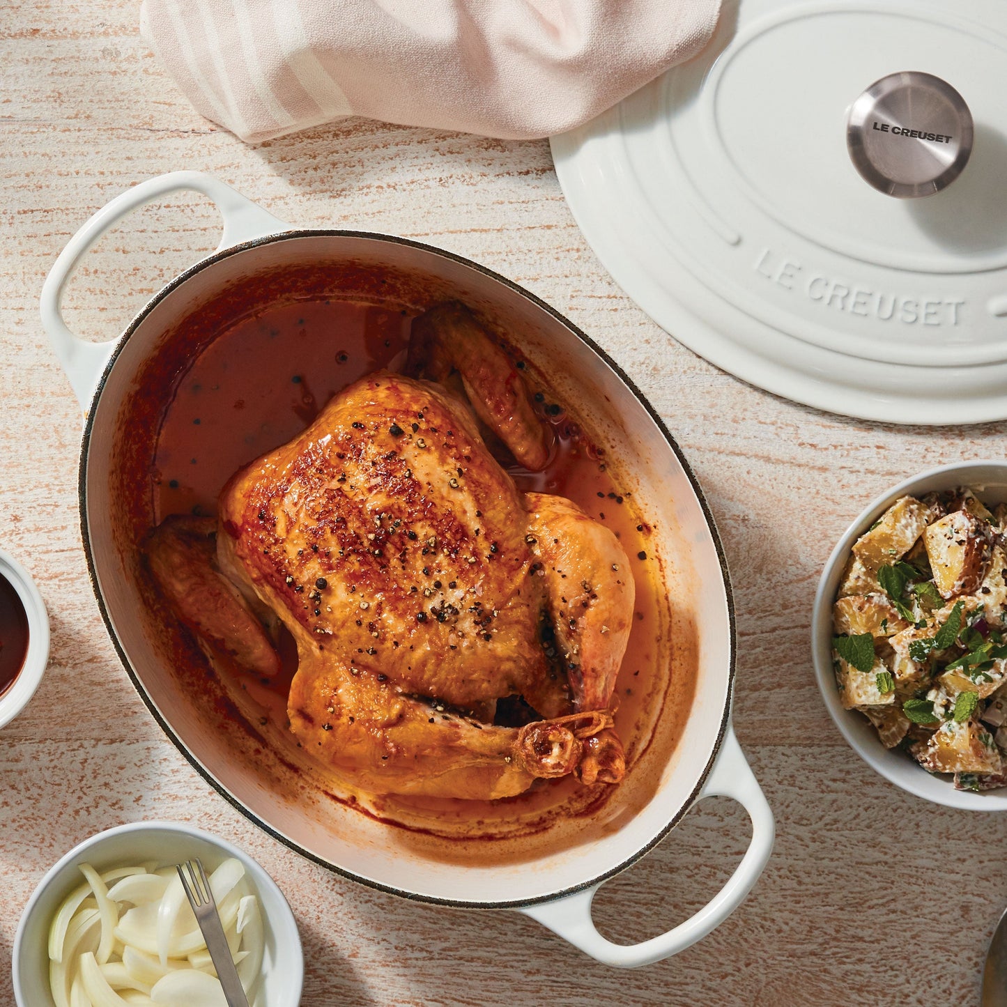 Le Creuset Signature Cast Iron 9.5-quart White Oval Dutch Oven