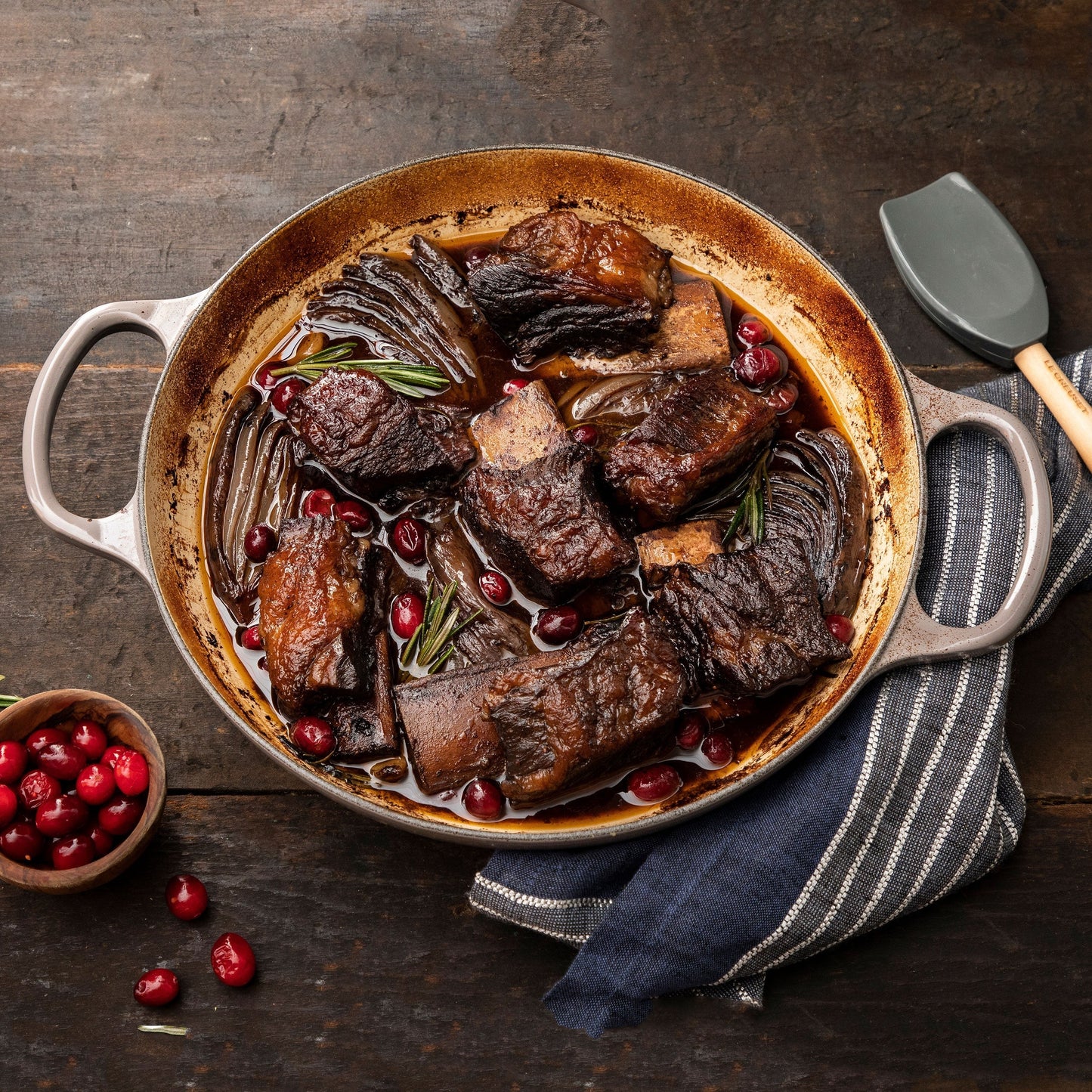 Le Creuset Signature Cast Iron 3.5-quart Oyster Braiser