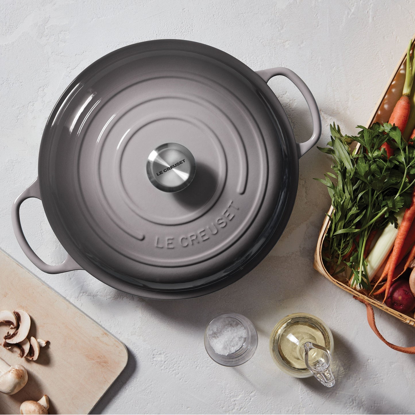 Le Creuset Signature Cast Iron 3.5-quart Oyster Braiser