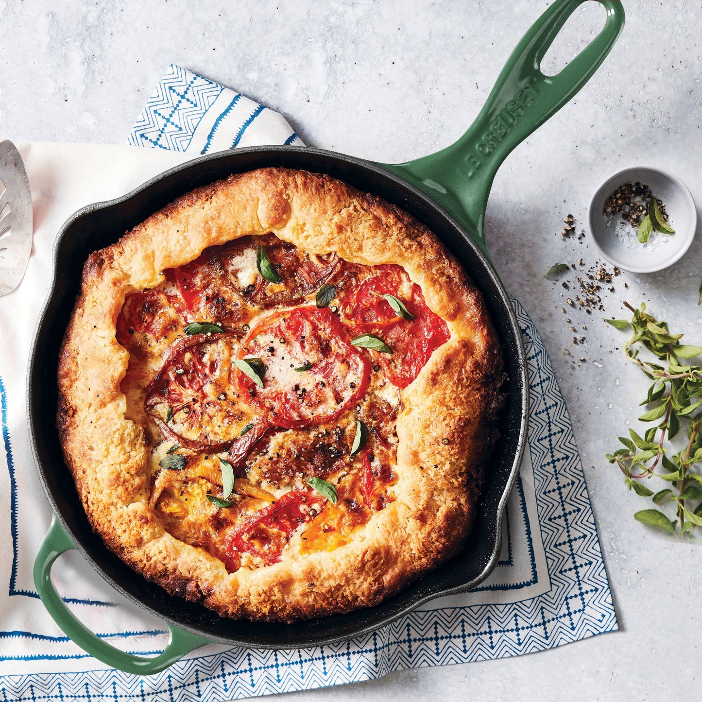Le Creuset Signature Cast Iron 9" Artichaut Skillet