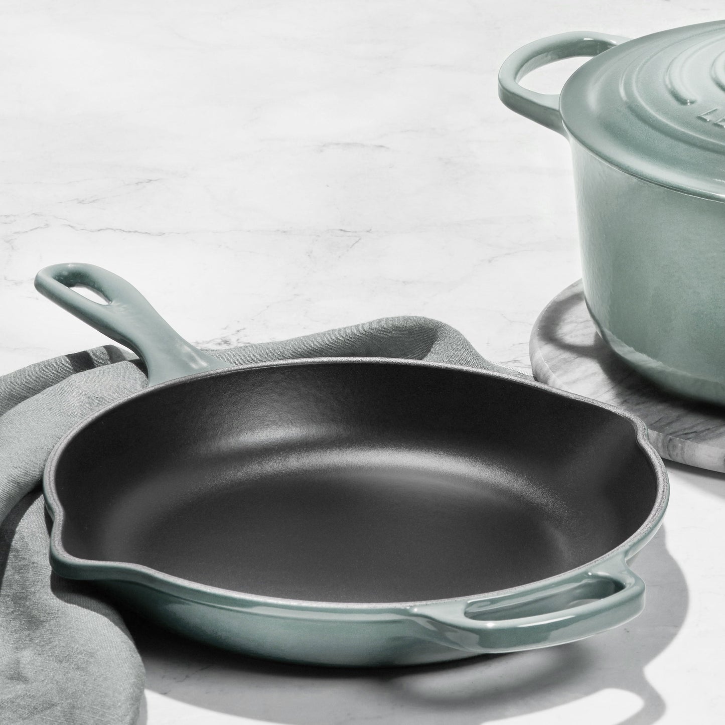 Le Creuset Signature Cast Iron 9" Sea Salt Iron Handle Skillet