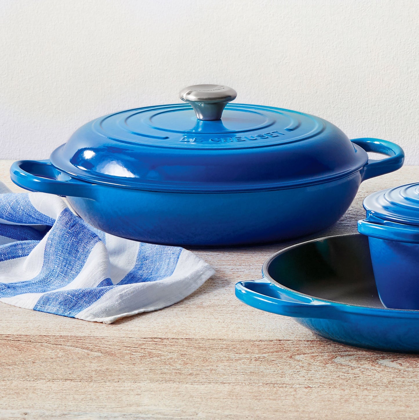 Le Creuset Signature Cast Iron 5-quart Marseille Braiser