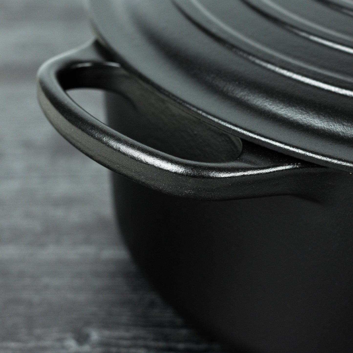 Le Creuset Signature Cast Iron 5.5-quart Licorice Round Dutch Oven