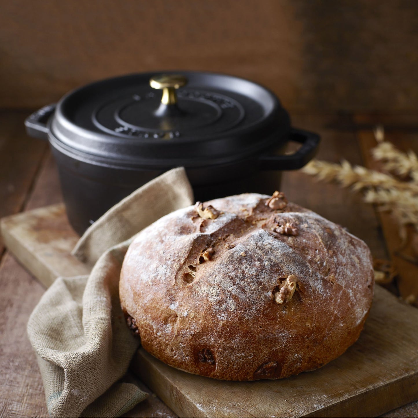 Staub 7-quart Matte Black Round Dutch Oven