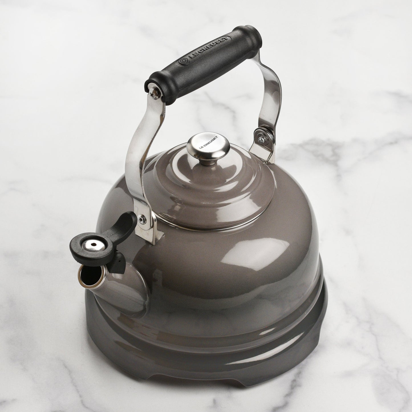 Le Creuset Signature Cast Iron 8.8" Oyster Round Trivet