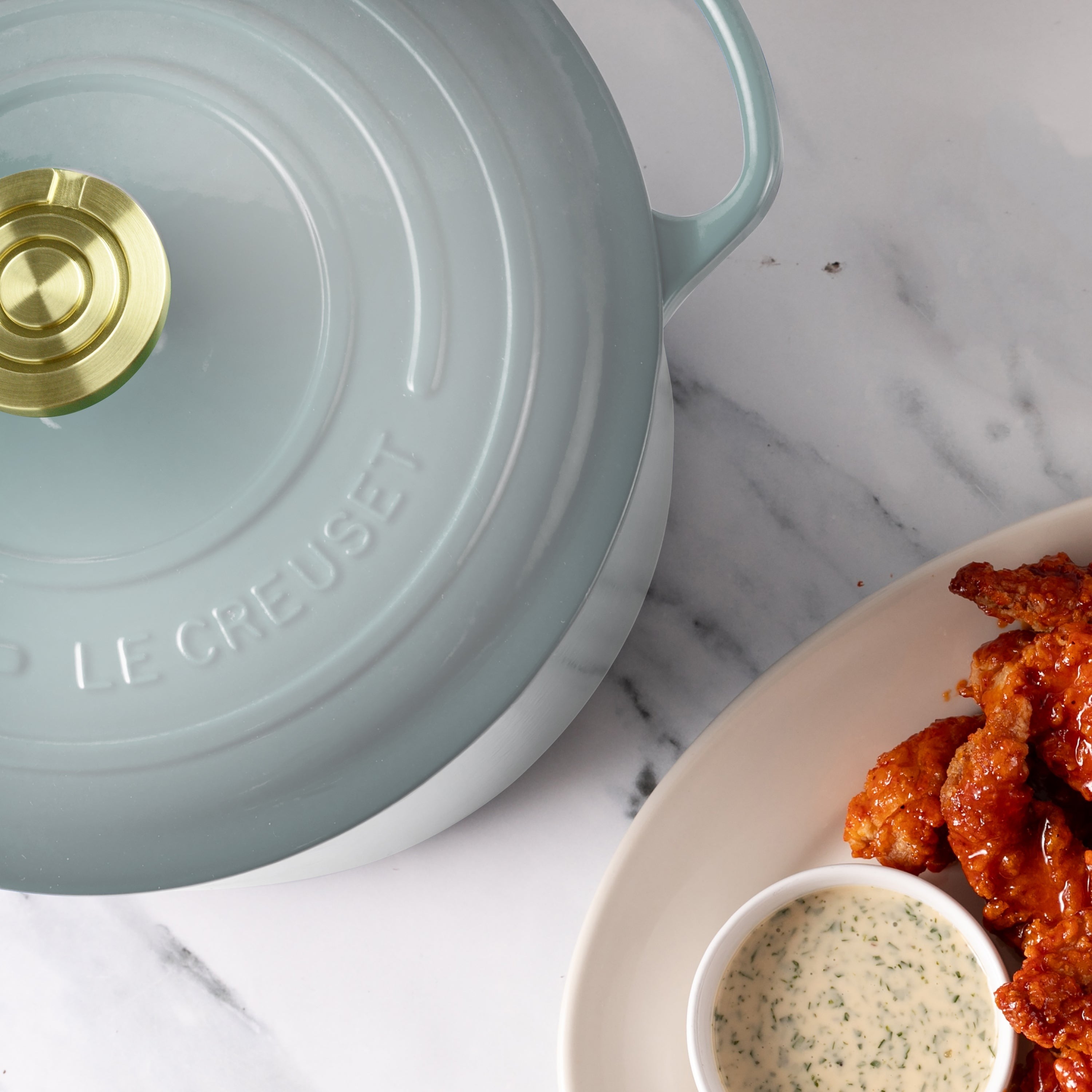 Le Creuset Signature Cast Iron 6.5-quart Sea Salt Round Deep Oven with Light Gold Crucible Knob