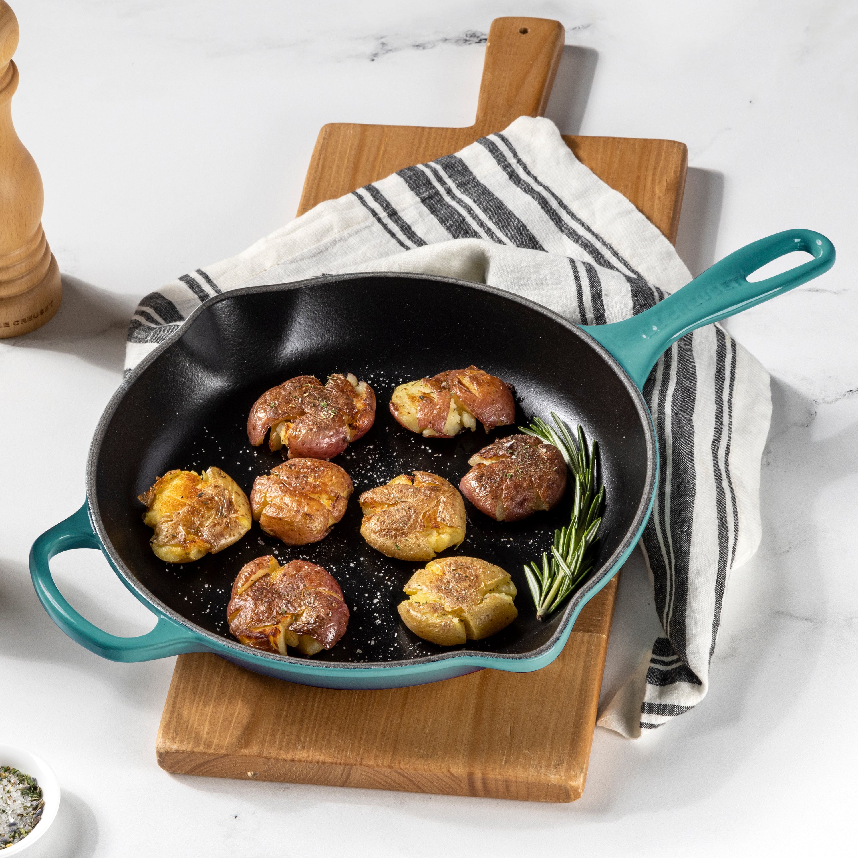 Le Creuset Signature Cast Iron 9" Bleu Riviera Skillet