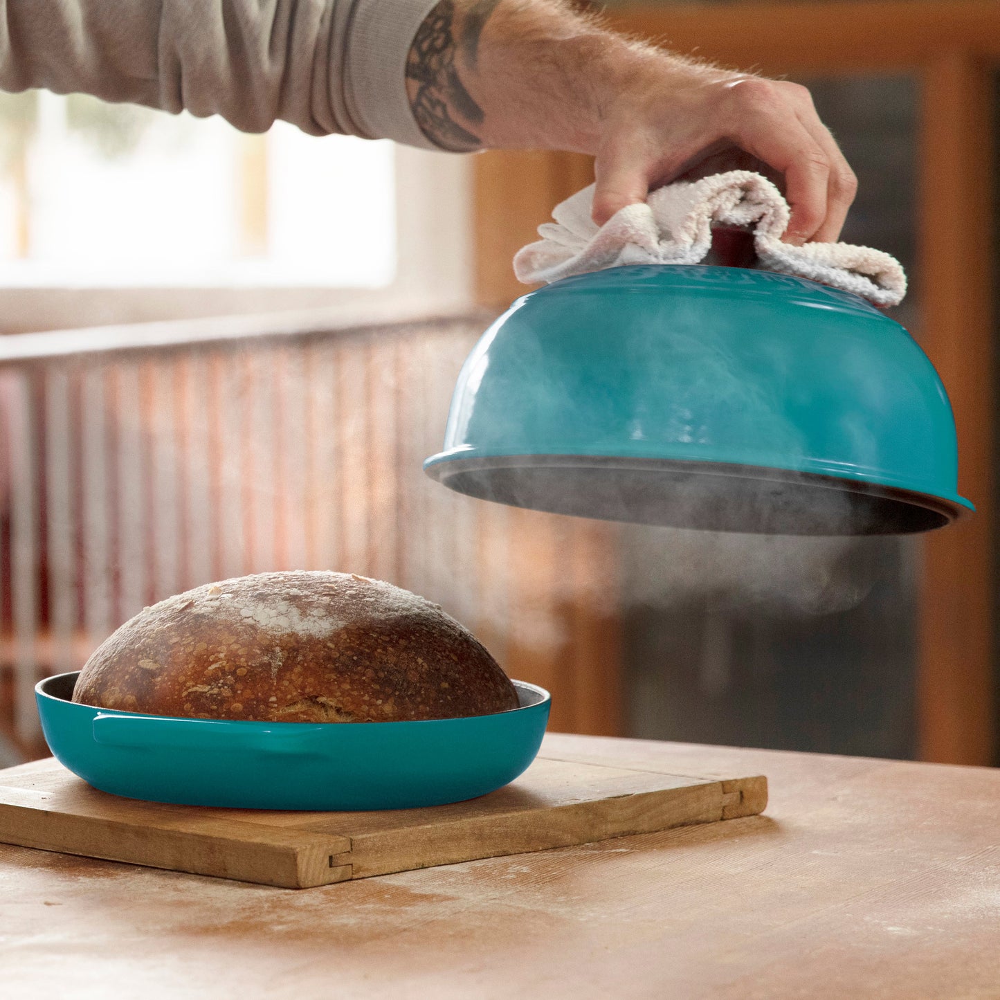 Le Creuset Signature Cast Iron 9.5" Bleu Riviera Bread Oven