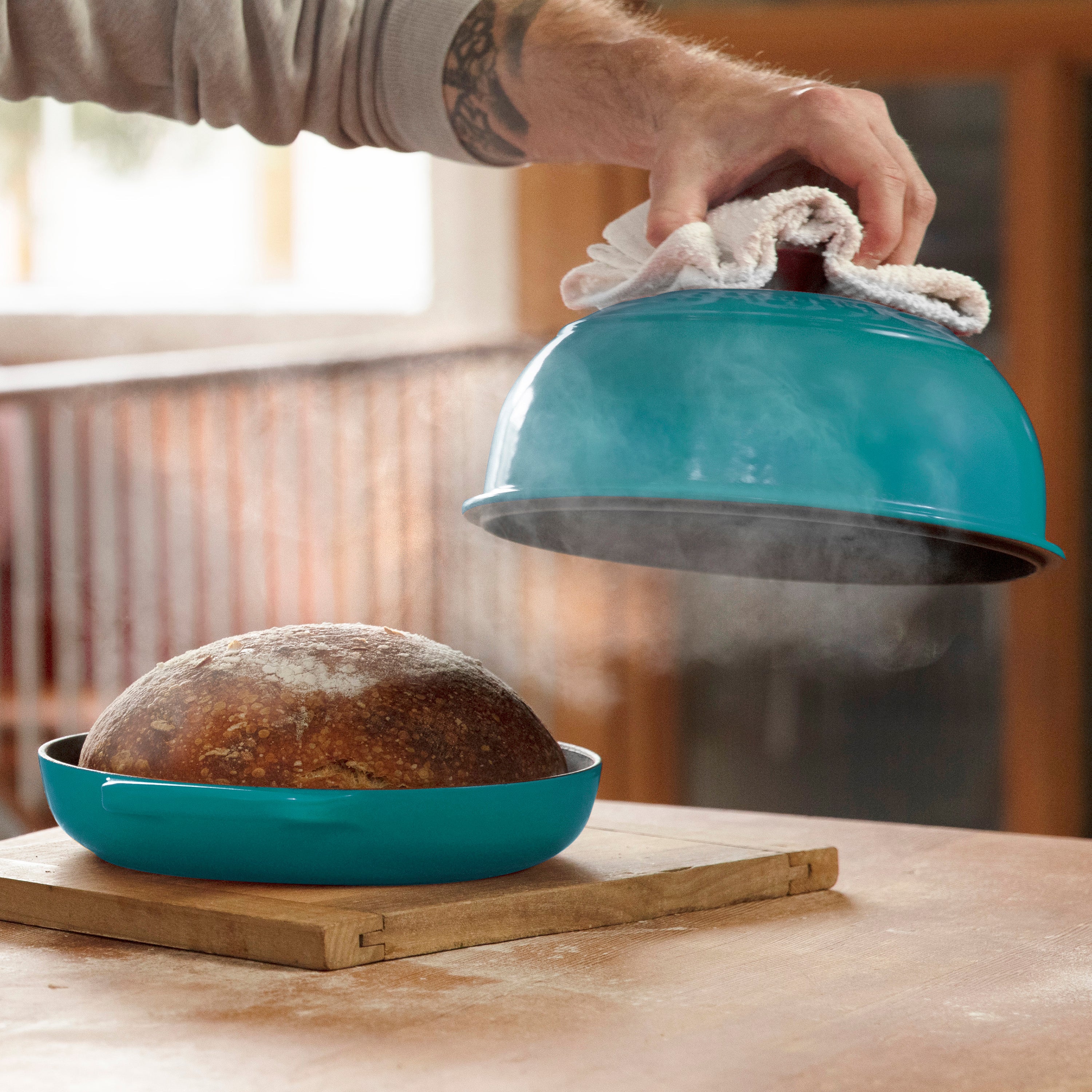 Le Creuset Signature Cast Iron 9.5" Bleu Riviera Bread Oven