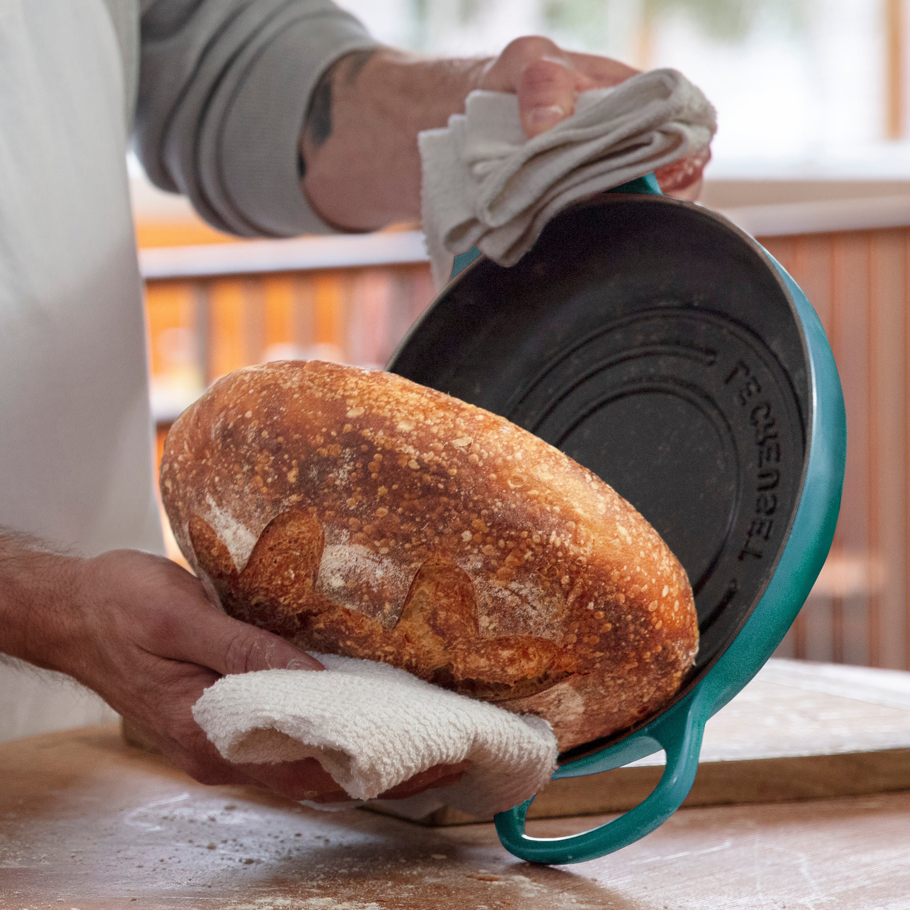 Le Creuset Signature Cast Iron 9.5" Bleu Riviera Bread Oven