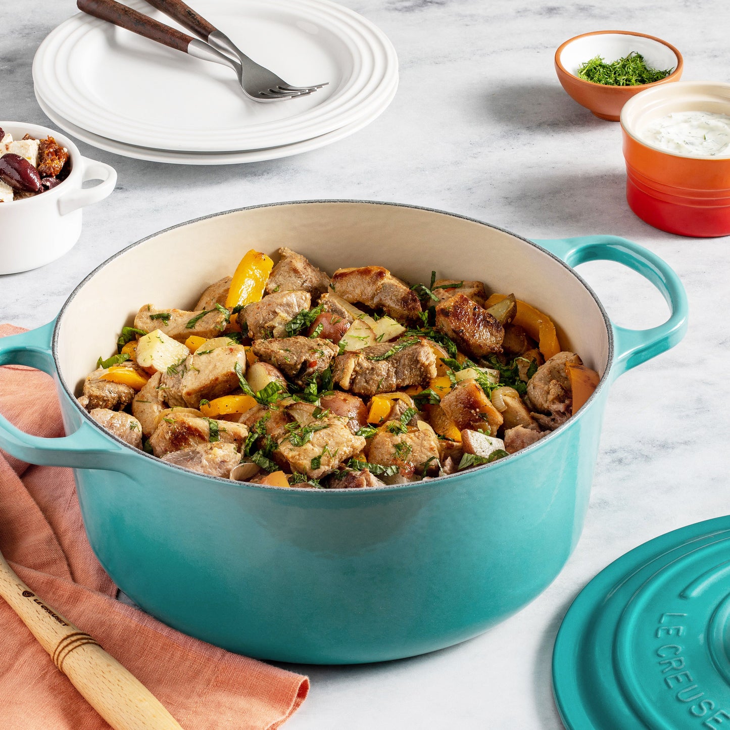 Le Creuset Signature Cast Iron 7.25-quart Caribbean Round Dutch Oven