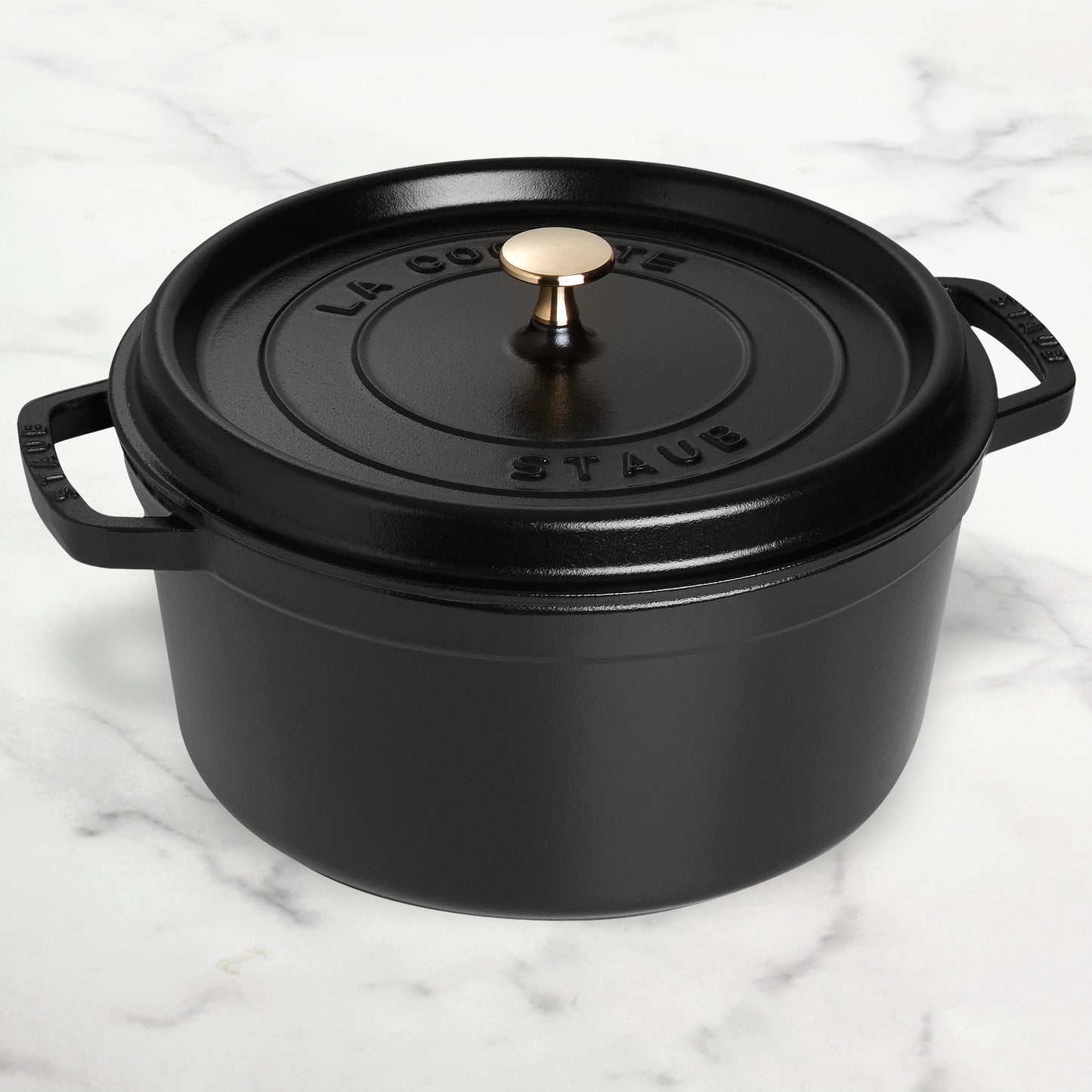 Staub 13.25-quart Matte Black Round Dutch Oven