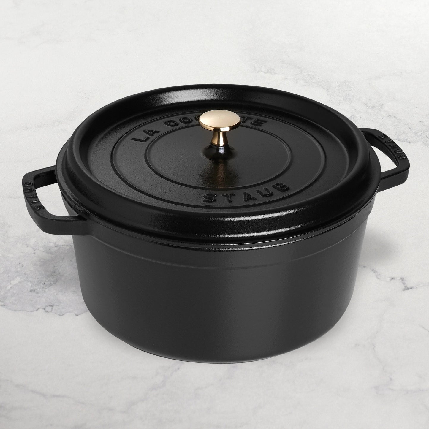 Staub 9-quart Matte Black Round Dutch Oven