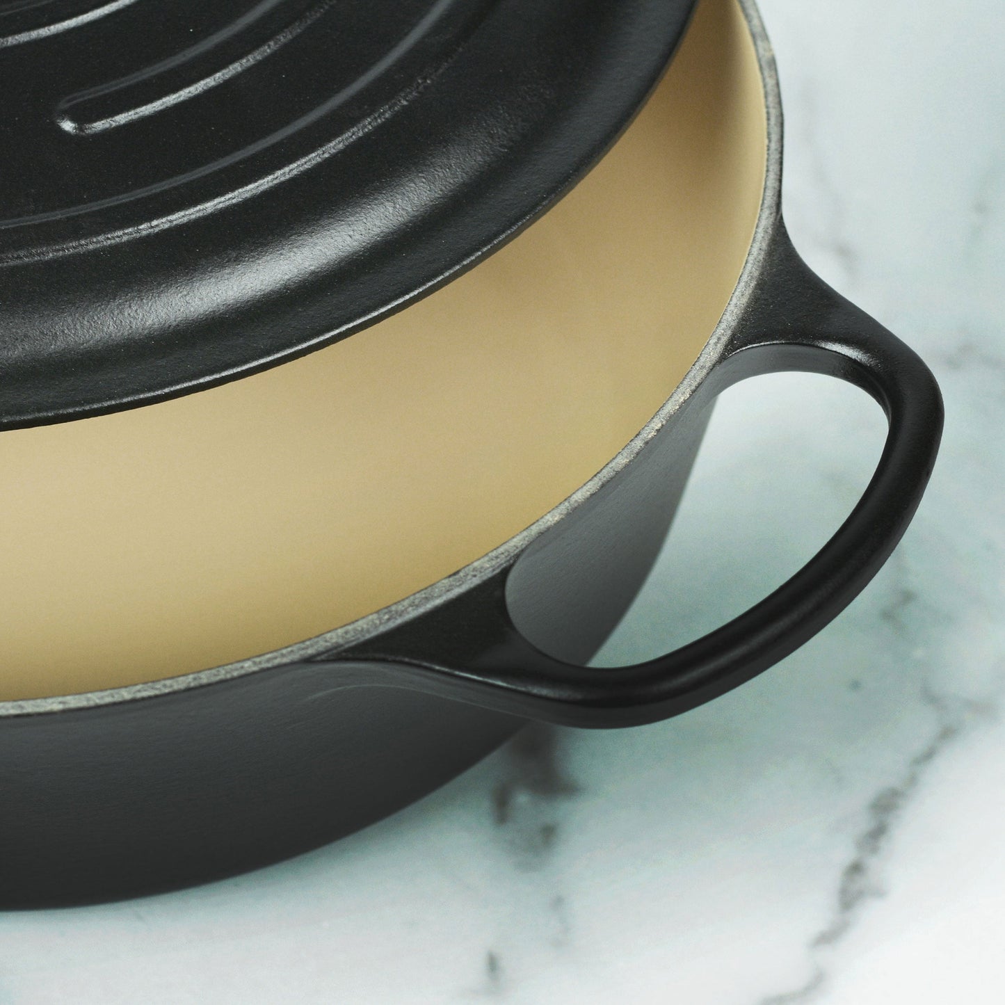 Le Creuset Signature Cast Iron 6.75-quart Licorice Oval Dutch Oven