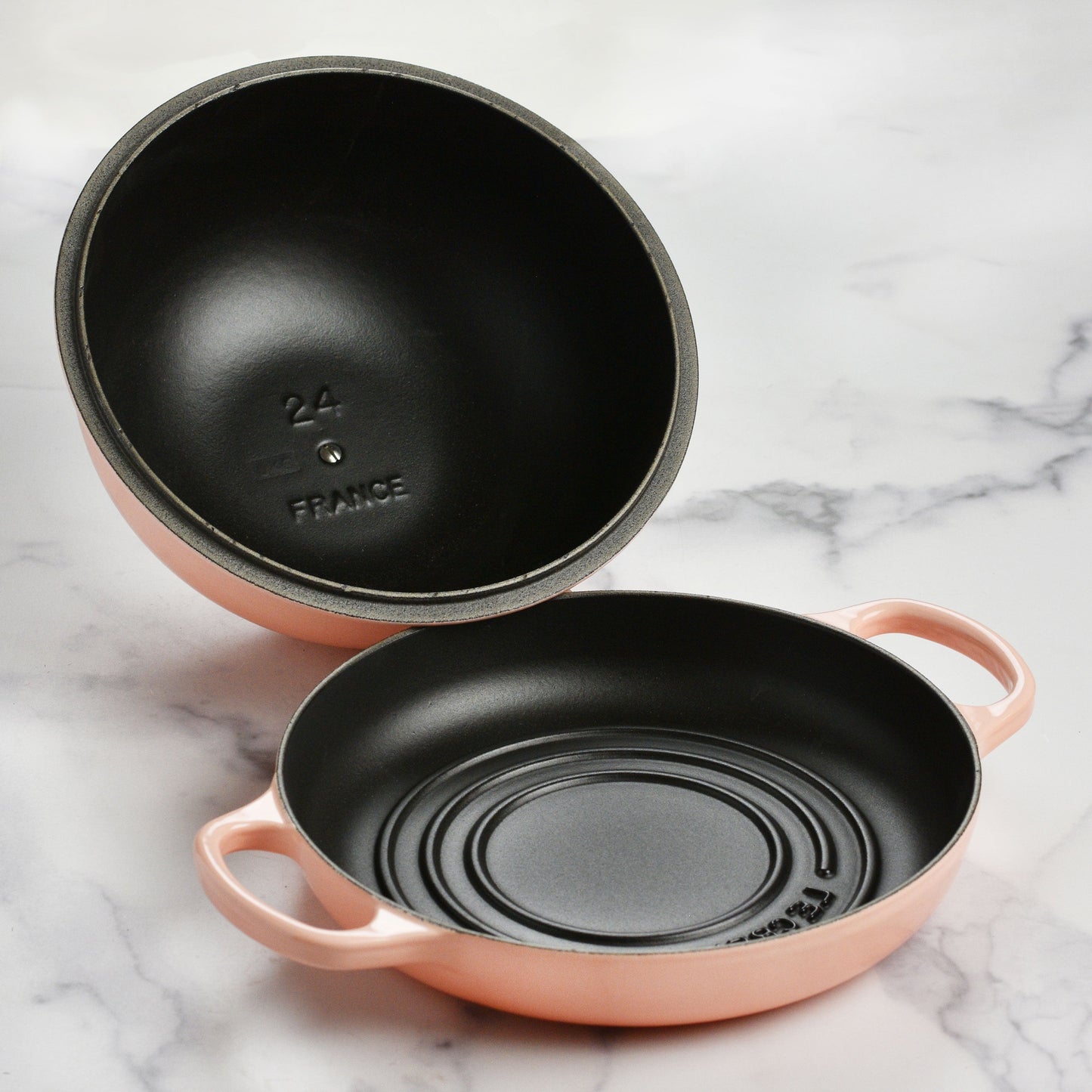 Le Creuset Signature Cast Iron 9.5" Peche Bread Oven