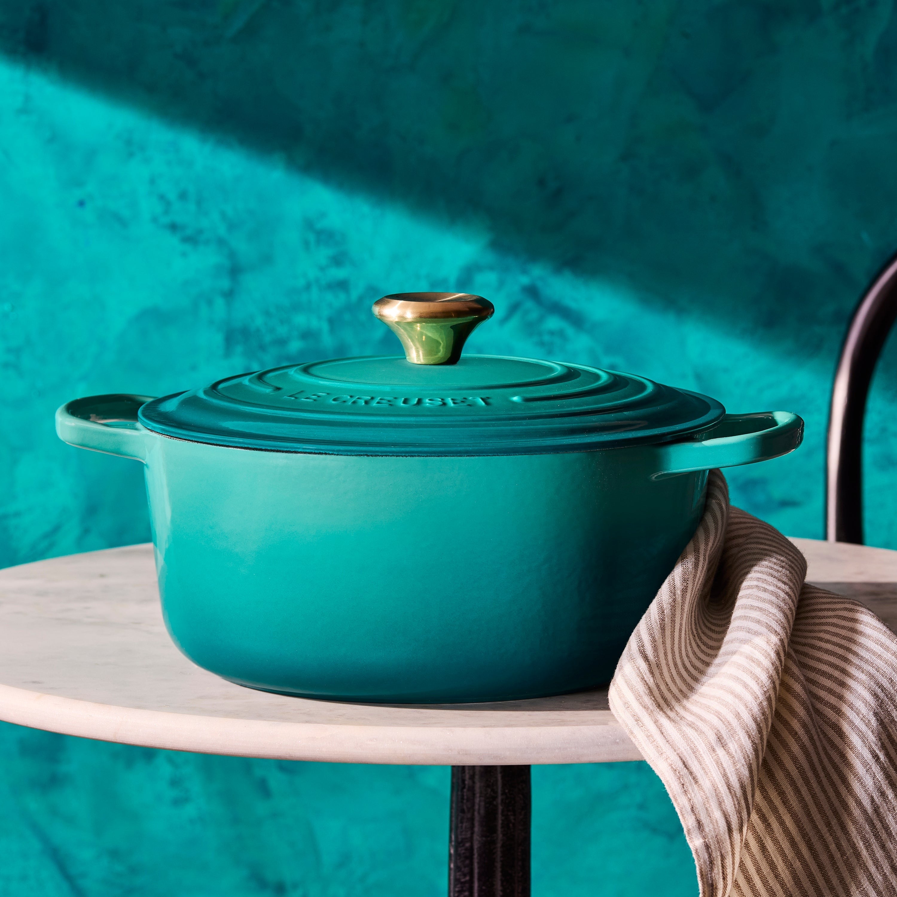 Le Creuset Signature Cast Iron 5.5-quart Bleu Riviera Round Dutch Oven