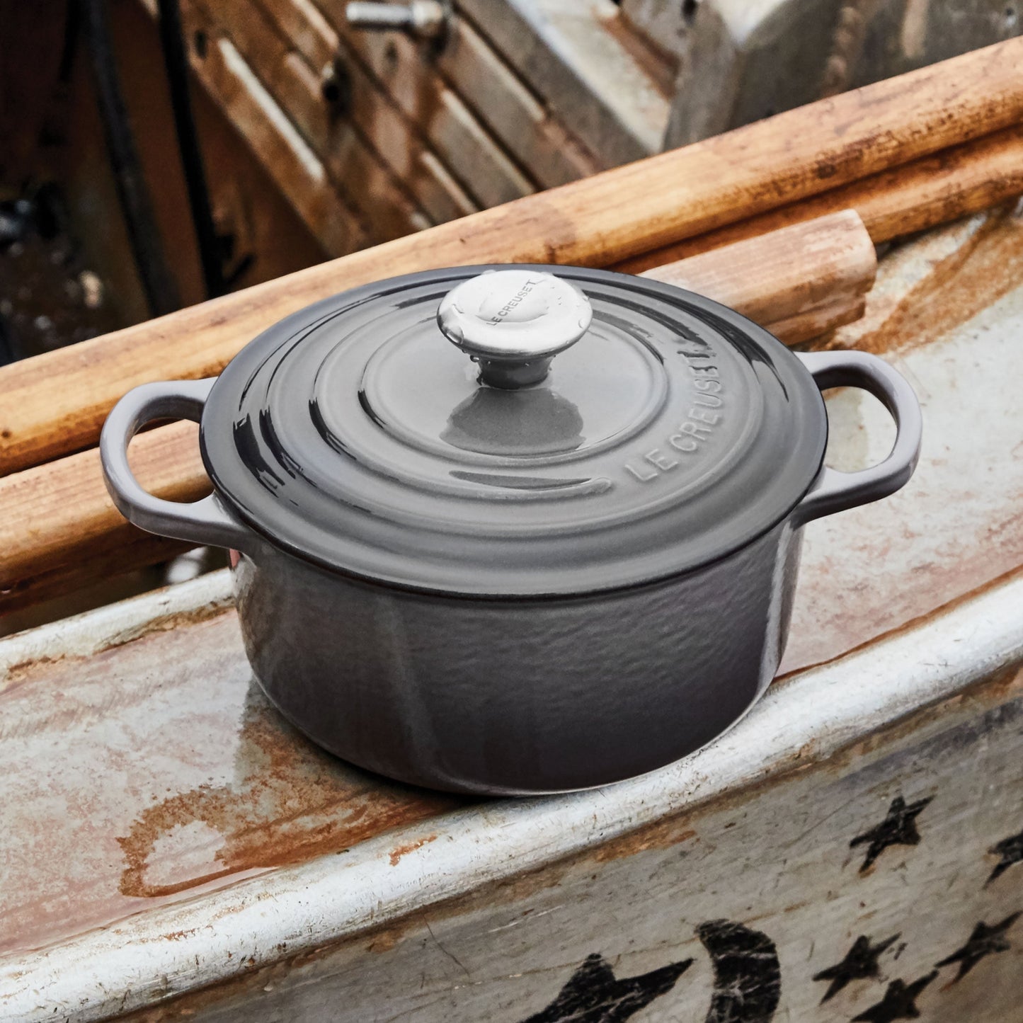 Le Creuset Signature Cast Iron 3.5-quart Oyster Round Dutch Oven & Cookbook Set