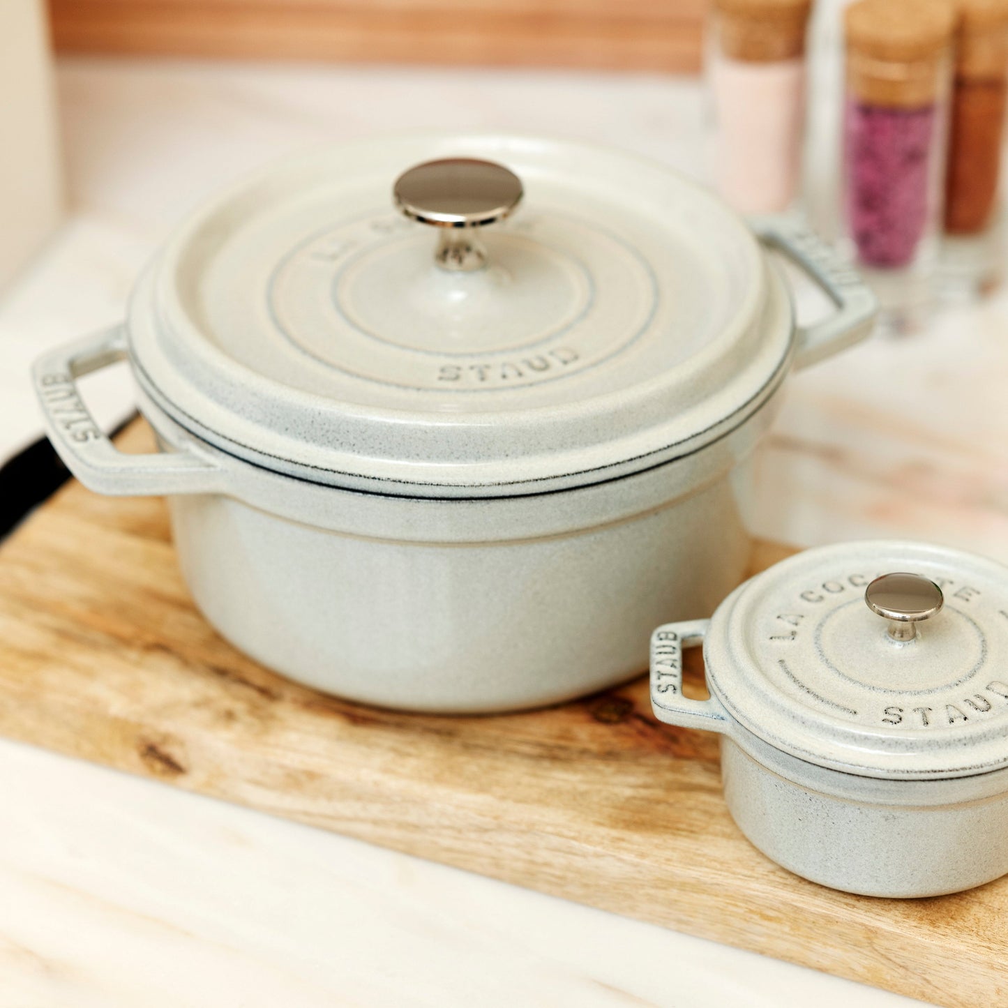 Staub 2.75-quart White Truffle Round Dutch Oven