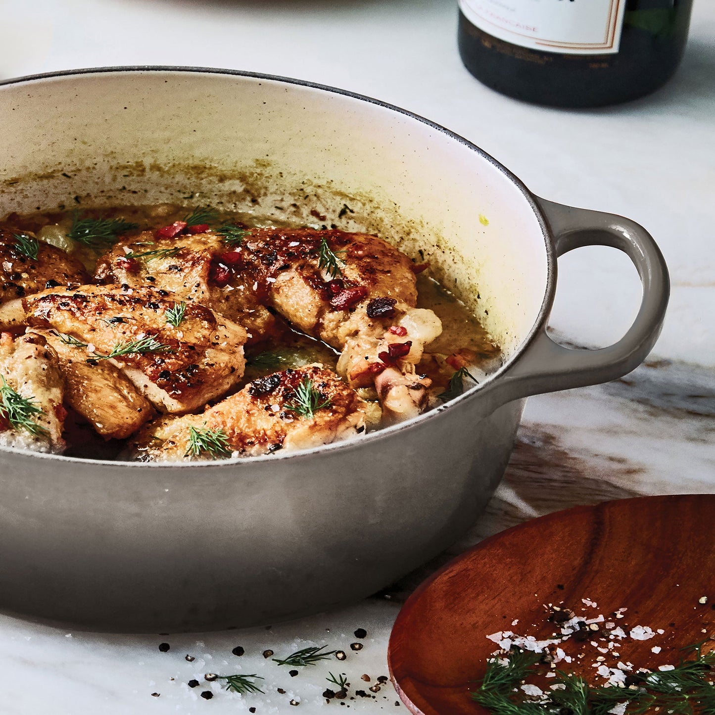 Le Creuset Signature Cast Iron 5-quart Oyster Oval Dutch Oven