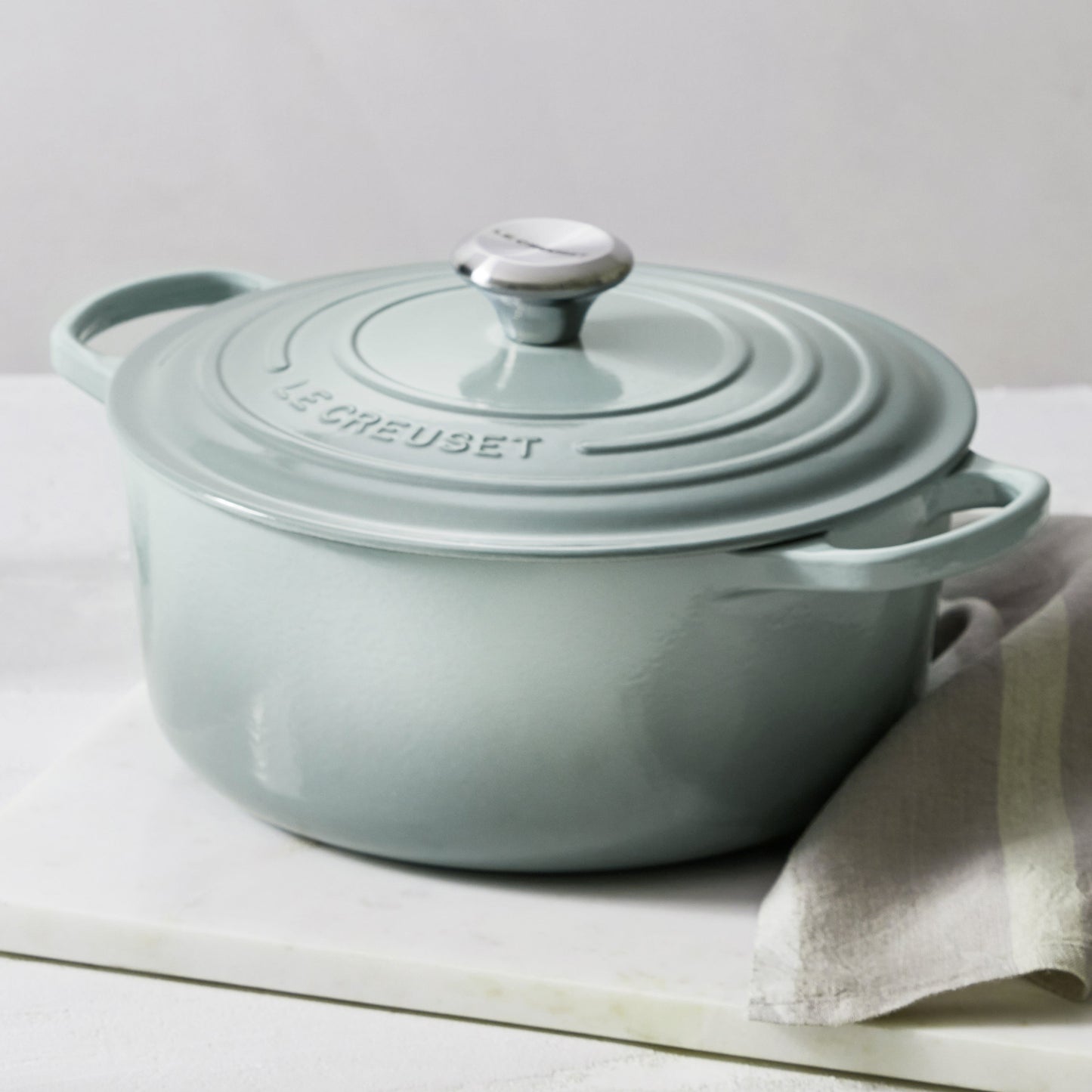 Le Creuset Signature Cast Iron 4.5-quart Sea Salt Round Dutch Oven