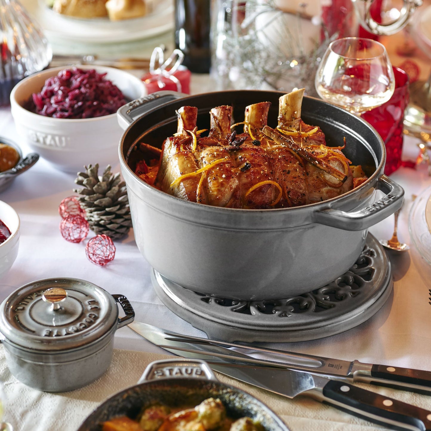 Staub 13.25-quart Graphite Gray Round Dutch Oven