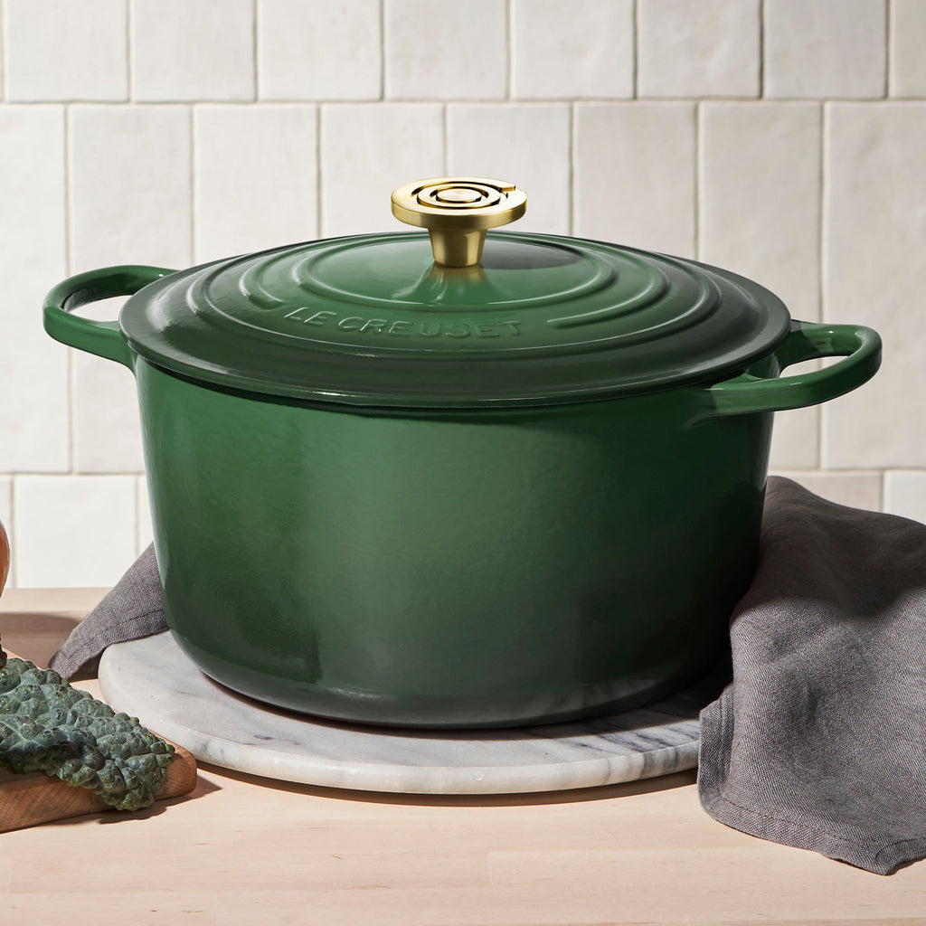 Le Creuset Signature Cast Iron 6.5-quart Artichaut Round Deep Oven with Light Gold Crucible Knob