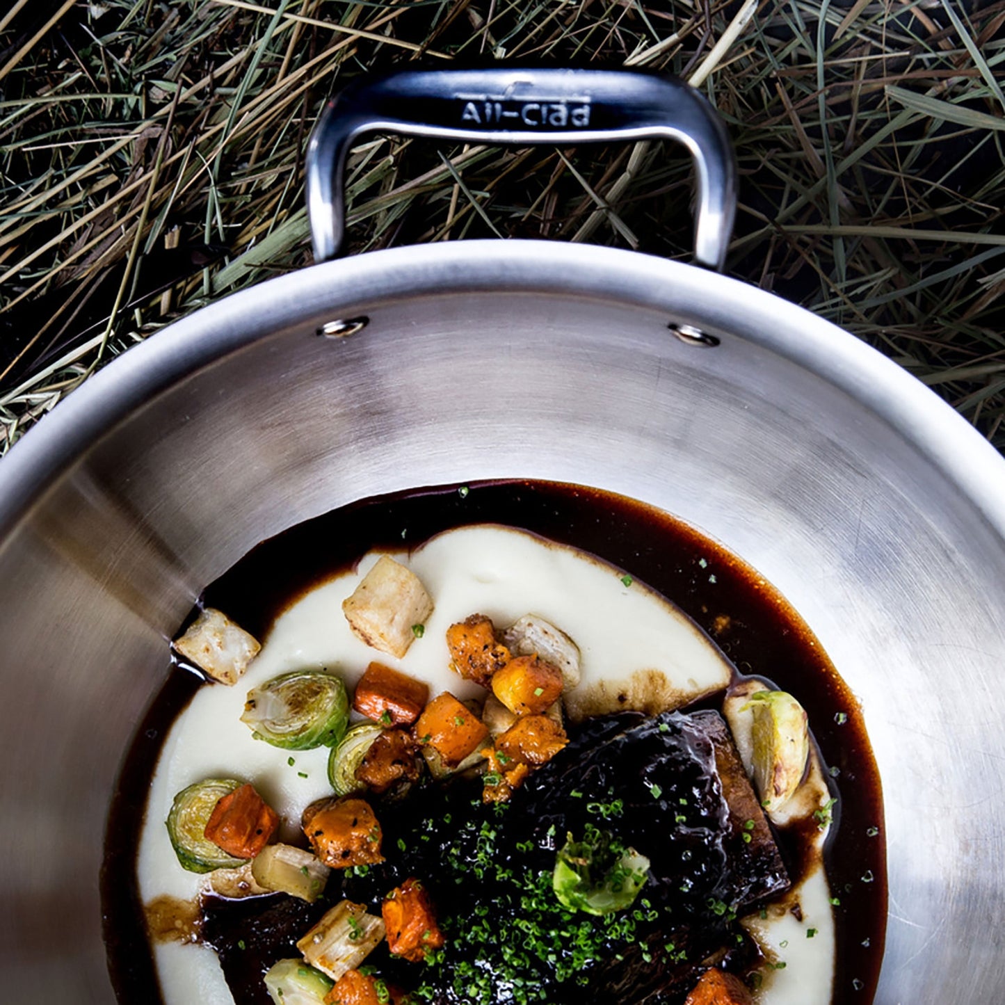 All-Clad d3 Stainless 5.5-quart Dutch Oven