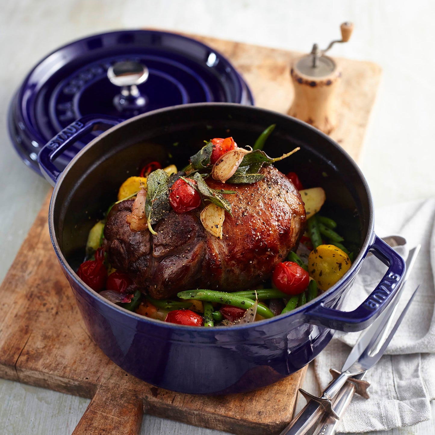 Staub 7-quart Sapphire Blue Round Dutch Oven