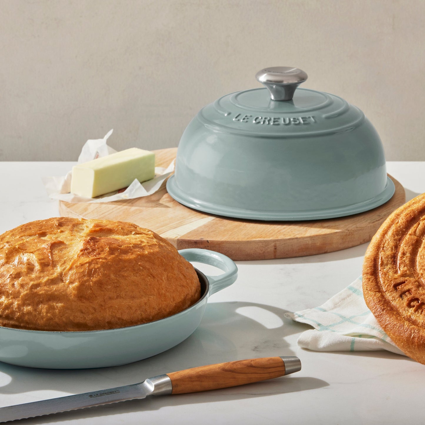Le Creuset Signature Cast Iron 9.5" Sea Salt Bread Oven