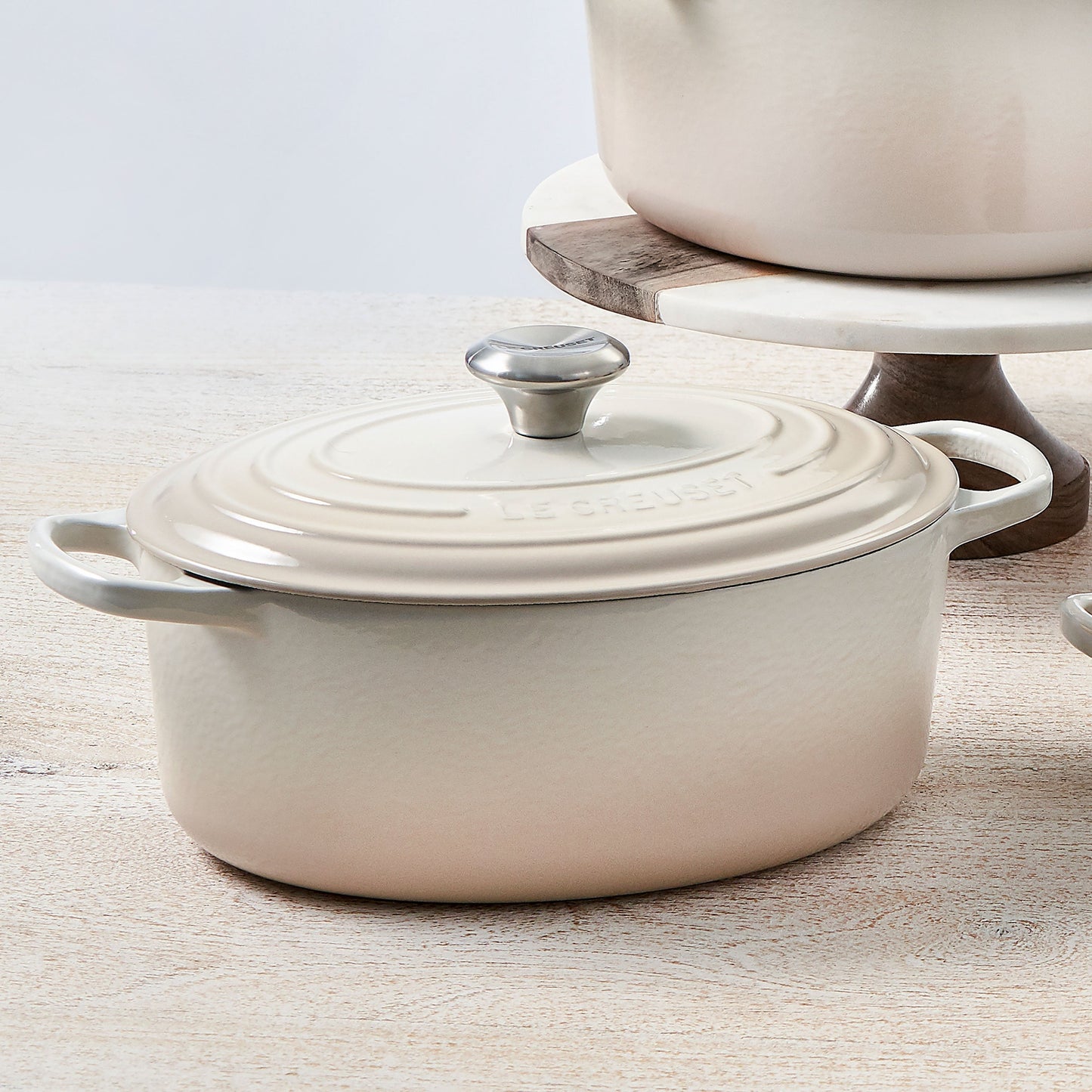 Le Creuset Signature Cast Iron 6.75-quart Meringue Oval Dutch Oven
