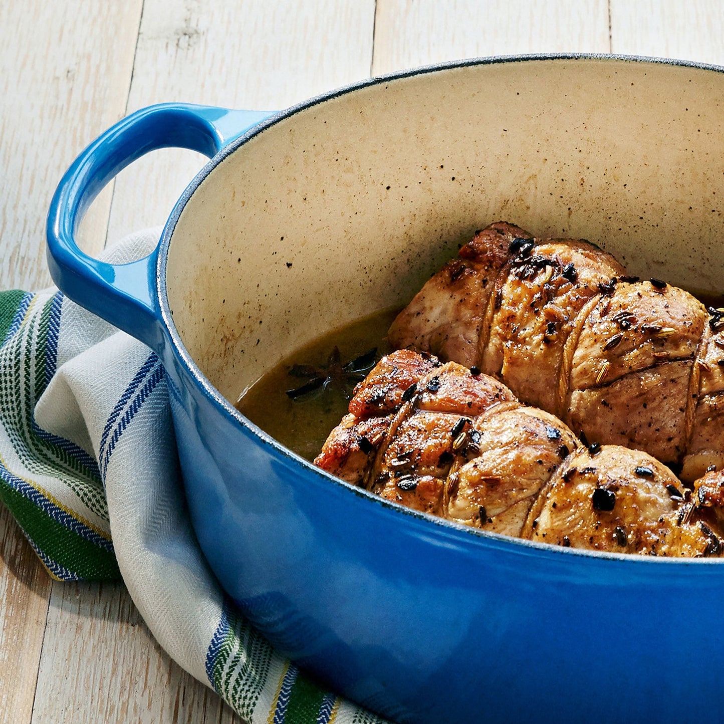 Le Creuset Signature Cast Iron 7.25-quart Marseille Round Dutch Oven