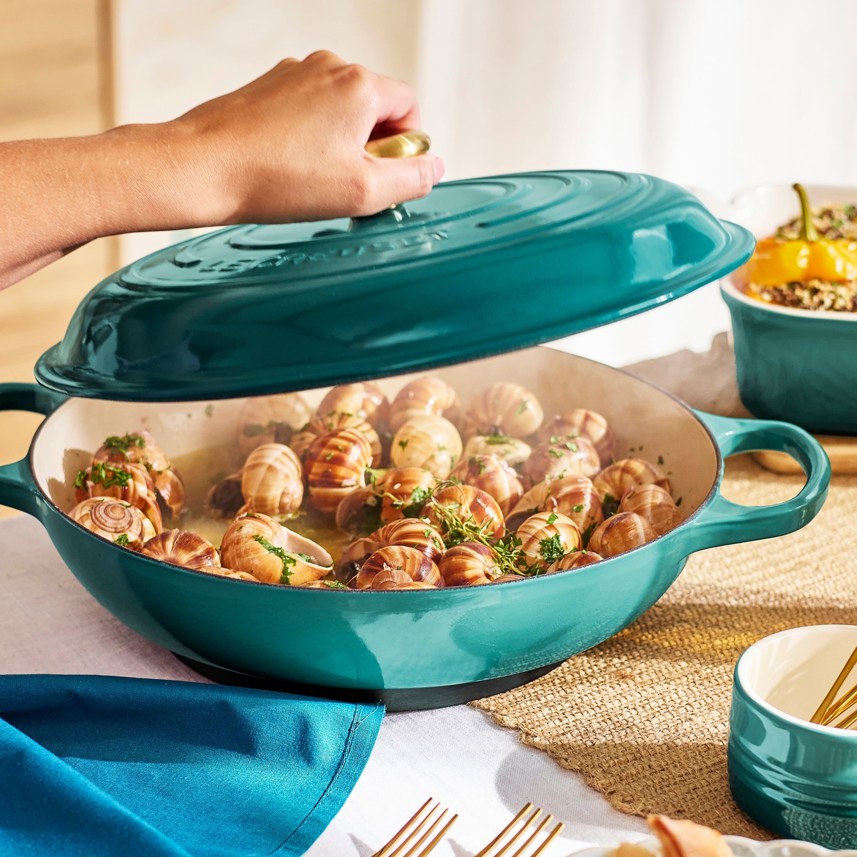 Le Creuset Signature Cast Iron 5-quart Bleu Riviera Braiser