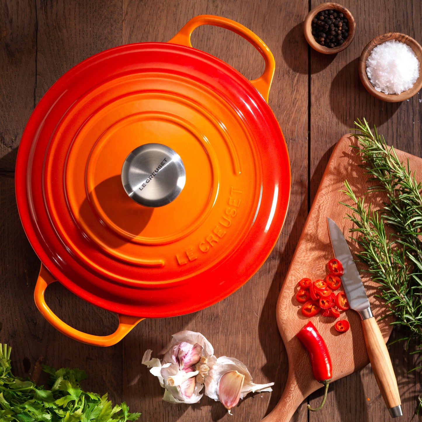 Le Creuset Signature Cast Iron 4.5-quart Flame Round Dutch Oven
