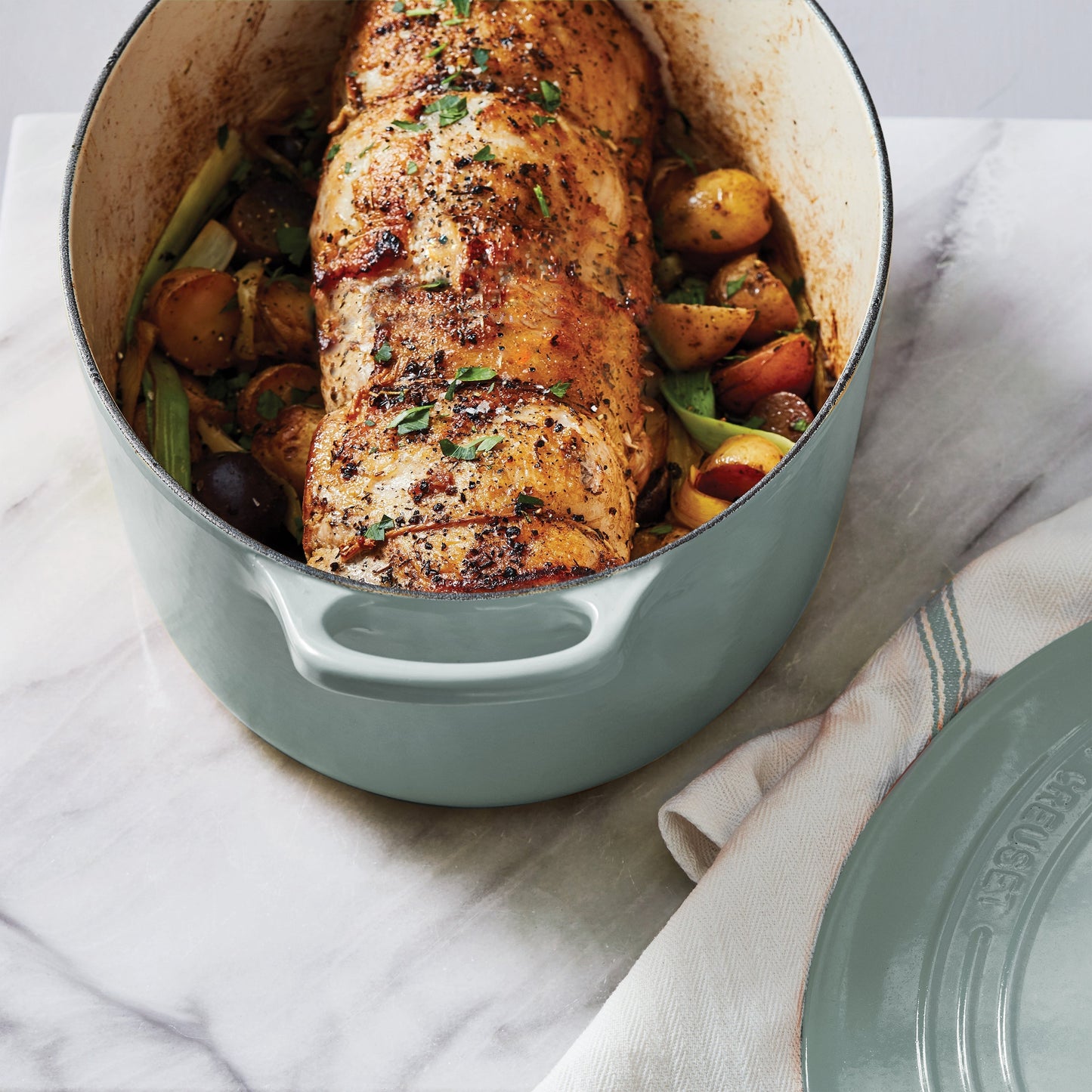 Le Creuset Signature Cast Iron 6.75-quart Sea Salt Oval Dutch Oven