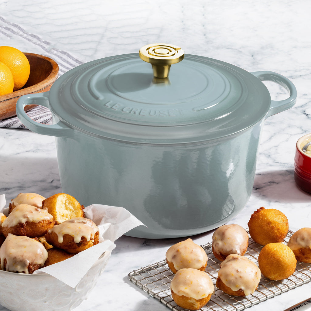 Le Creuset Signature Cast Iron 6.5-quart Sea Salt Round Deep Oven with Light Gold Crucible Knob