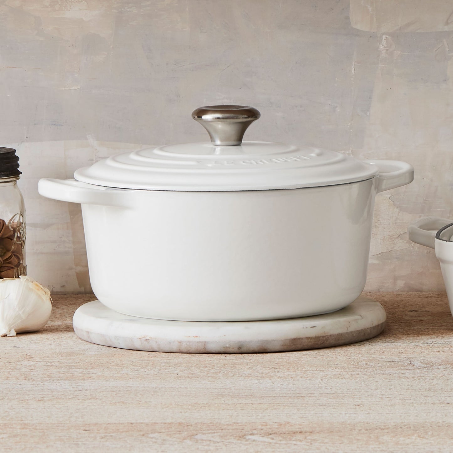 Le Creuset Signature Cast Iron 4.5-quart White Round Dutch Oven