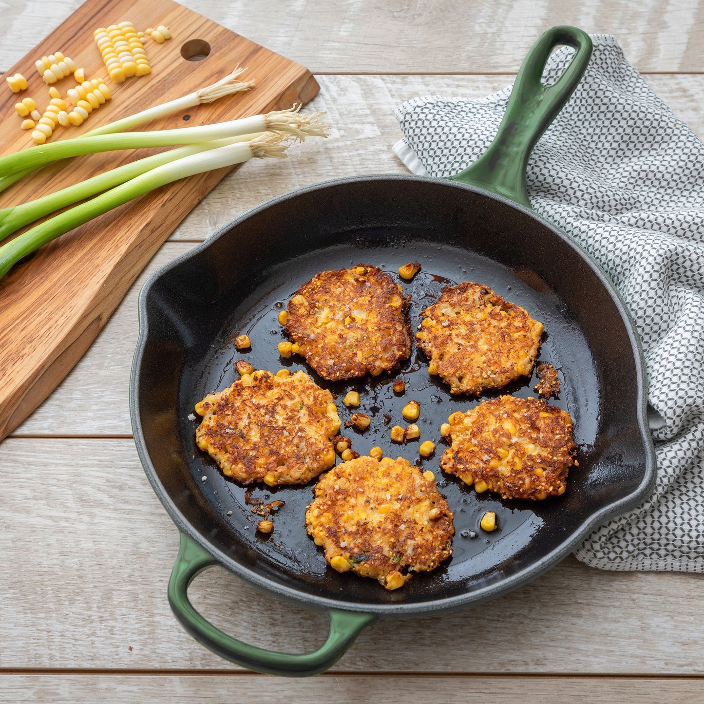 Le Creuset Signature Cast Iron 9" Artichaut Skillet