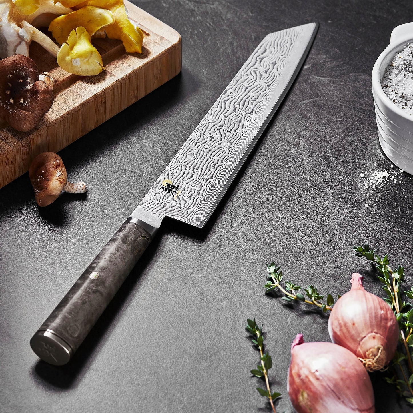 Miyabi Black 8 Piece Magnetic Easel Knife Set
