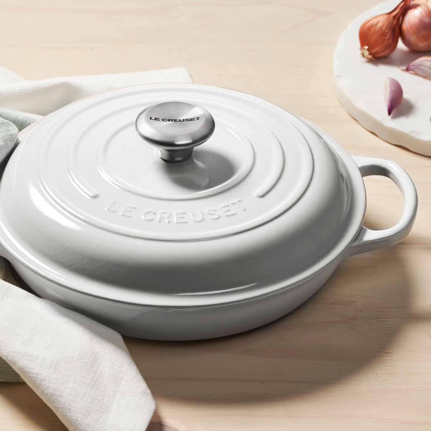 Le Creuset Signature Cast Iron 3.5-quart White Braiser